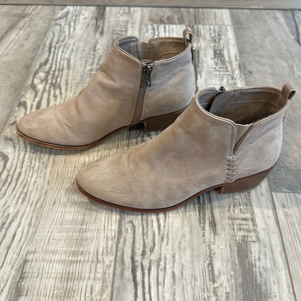 Sam & Libby heeled boots for fashion or horseback riding, tan, zippers, EUC